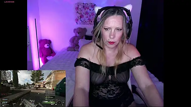 Snapshot of ArchangelTheFrancaise chatting on April 2026 09:17:01 PM ArchangelTheFrancaise online show from April 2026 09:17:01 PM
