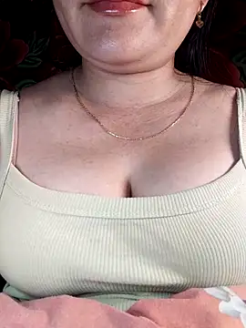 Snapshot of Reina_Fcup01 chatting on February 2026 03:18:02 PM Reina Fcup01 online show from February 2026 03:18:02 PM