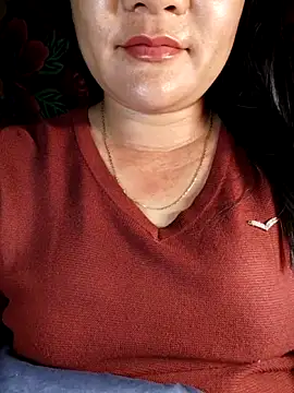 Snapshot of Reina_Fcup01 chatting on February 2026 05:42:01 PM Reina Fcup01 online show from February 2026 05:42:01 PM