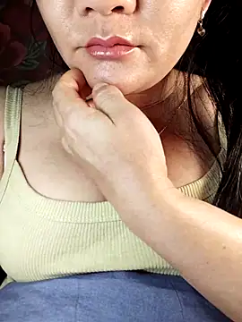 Snapshot of Reina_Fcup01 chatting on February 2026 07:31:02 AM Reina Fcup01 online show from February 2026 07:31:02 AM