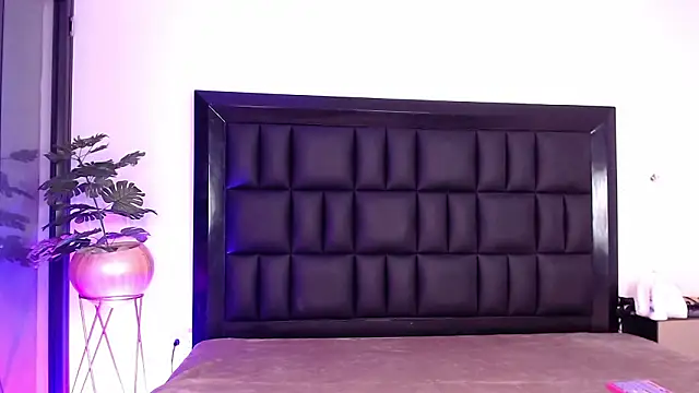 Snapshot of mia_roosee1 chatting on February 2026 05:04:01 AM mia roosee1 online show from February 2026 05:04:01 AM