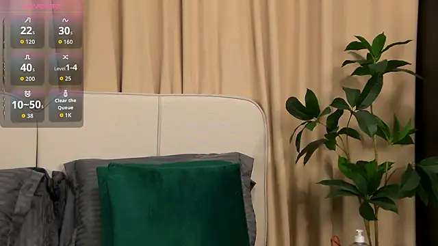 GinaMencee online show from February 2026 07:45:01 PM