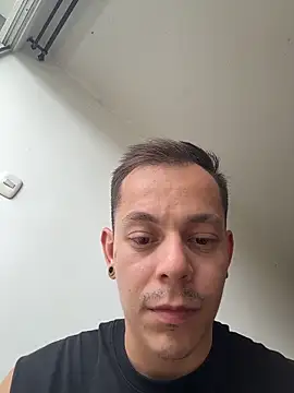 Snapshot of AxelMuller chatting on February 2026 06:44:02 PM AxelMuller online show from February 2026 06:44:02 PM