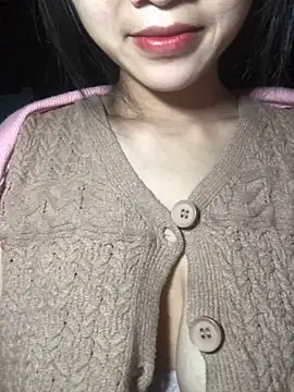 Snapshot of uyensexy chatting on February 2026 03:15:02 PM uyensexy online show from February 2026 03:15:02 PM