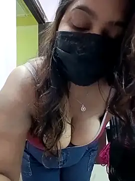 Aliya Hott online show from April 2026 03:39:02 AM