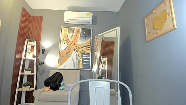 Snapshot of nina_swaan chatting on February 2026 11:47:02 AM nina swaan online show from February 2026 11:47:02 AM