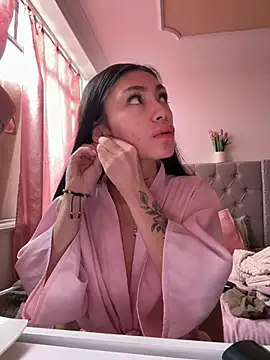 Bonny Eva online show from April 2026 02:00:02 PM