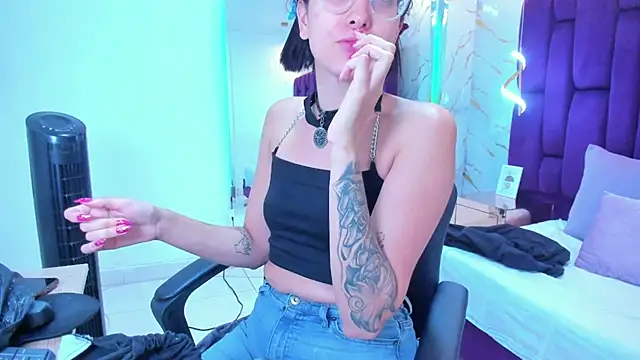 crystalstonee online show from February 2026 10:05:02 PM