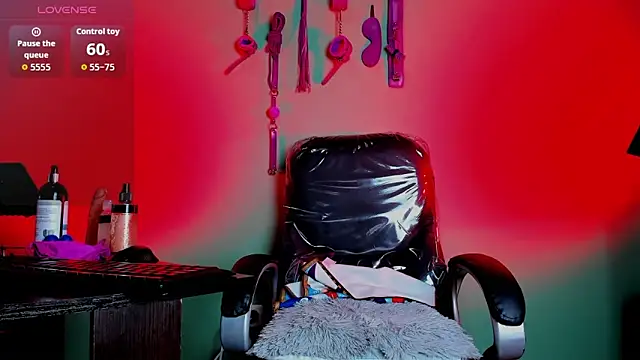 Snapshot of hazz_smith_ chatting on February 2026 05:35:01 PM hazz smith online show from February 2026 05:35:01 PM