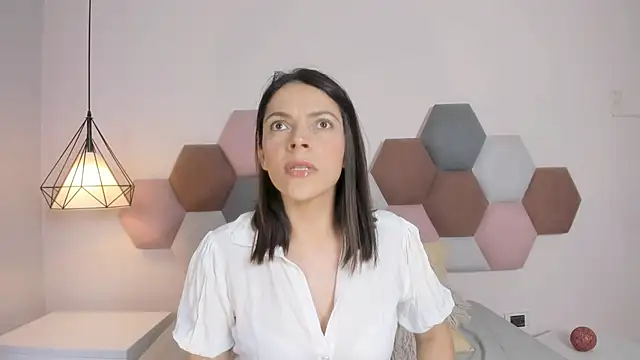 AnnaBroooks online show from April 2026 11:54:01 PM