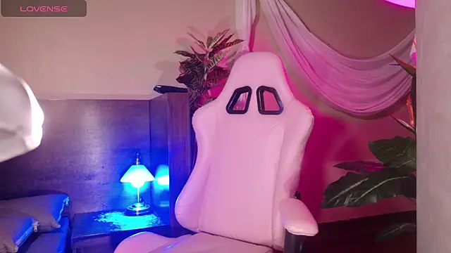 Snapshot of Maddie_fields chatting on February 2026 04:16:01 PM Maddie fields online show from February 2026 04:16:01 PM