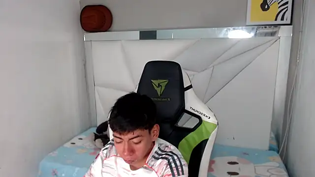 Liarr  online show from February 2026 08:07:02 PM