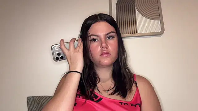 kiaraaaa75 online show from February 2026 08:05:01 PM