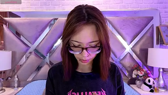 Snapshot of HarperrWest chatting on February 2026 08:51:02 PM HarperrWest online show from February 2026 08:51:02 PM