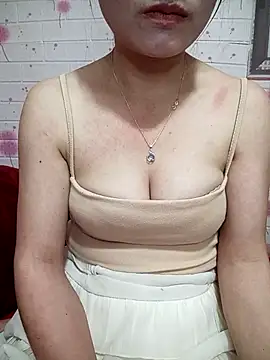 Suri Sexywet  online show from February 2026 01:10:01 PM