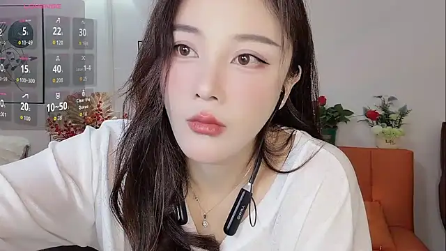 Snapshot of Lisa-295188 chatting on February 2026 07:19:01 AM Lisa-295188 online show from February 2026 07:19:01 AM