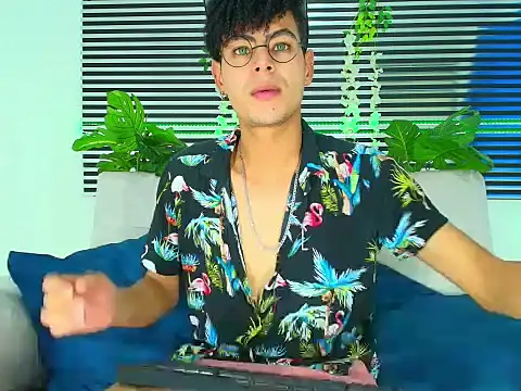 Snapshot of ThiiagoSaeenz chatting on February 2026 03:11:01 AM ThiiagoSaeenz online show from February 2026 03:11:01 AM