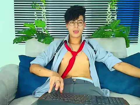 Snapshot of ThiiagoSaeenz chatting on February 2026 04:01:01 PM ThiiagoSaeenz online show from February 2026 04:01:01 PM