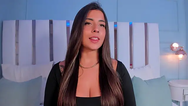 Snapshot of gaby_klum chatting on February 2026 10:04:02 PM gaby klum online show from February 2026 10:04:02 PM