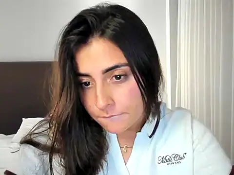 Snapshot of gaby_klum chatting on February 2026 11:12:01 PM gaby klum online show from February 2026 11:12:01 PM