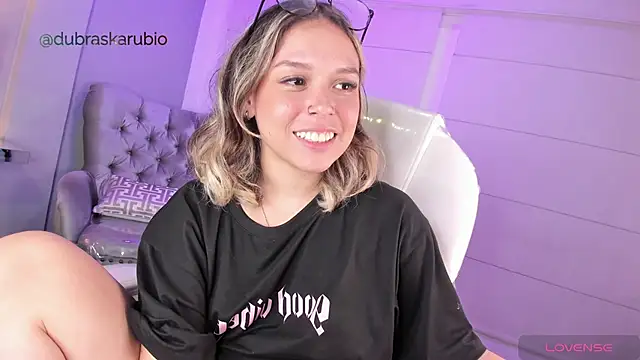 Snapshot of THALIA_13 chatting on March 2025 10:17:02 AM THALIA 13 online show from March 2025 10:17:02 AM