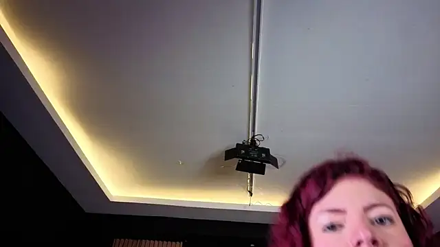 Snapshot of MiaTorres4 chatting on April 2026 12:32:01 PM MiaTorres4 online show from April 2026 12:32:01 PM