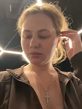 Snapshot of AsynaYuuki chatting on February 2026 07:34:02 PM AsynaYuuki online show from February 2026 07:34:02 PM