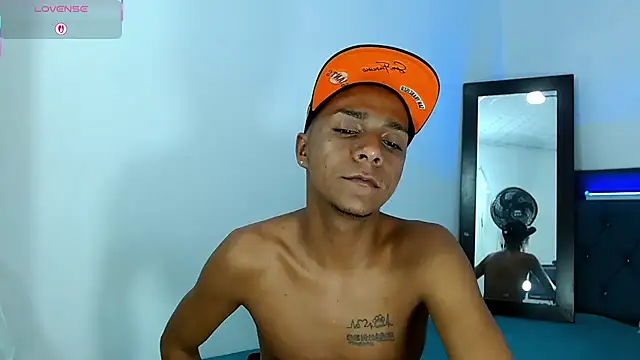 Snapshot of hotboyluxe chatting on June 2026 05:38:02 AM hotboyluxe online show from June 2026 05:38:02 AM