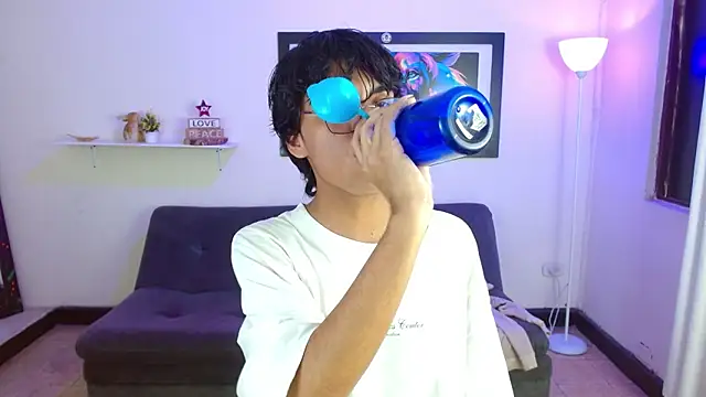 Snapshot of Maecum18 chatting on February 2026 08:48:02 PM Maecum18 online show from February 2026 08:48:02 PM