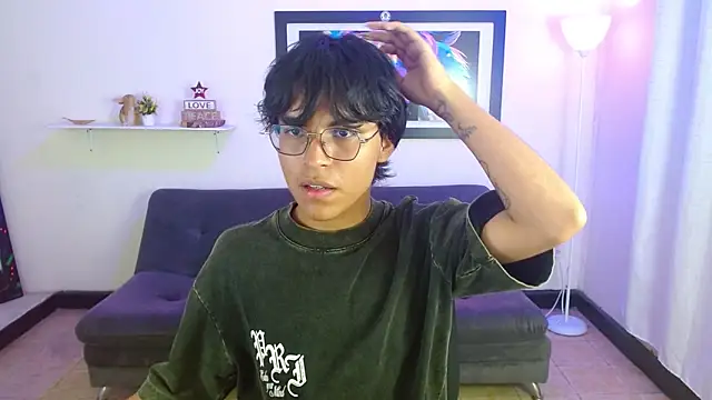 Snapshot of Maecum18 chatting on March 2026 08:59:02 PM Maecum18 online show from March 2026 08:59:02 PM