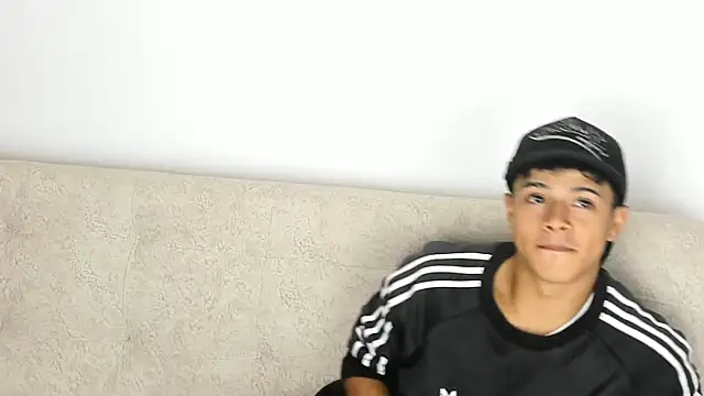 Snapshot of _Alex_Colton chatting on February 2026 10:28:02 PM Alex Colton online show from February 2026 10:28:02 PM