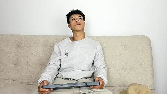 Snapshot of _Alex_Colton chatting on February 2026 11:12:01 PM Alex Colton online show from February 2026 11:12:01 PM