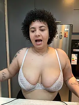 Snapshot of BabyChanntal chatting on February 2026 02:35:01 PM BabyChanntal online show from February 2026 02:35:01 PM