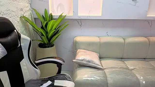 Snapshot of aurora_tp chatting on February 2026 02:18:01 AM aurora tp online show from February 2026 02:18:01 AM