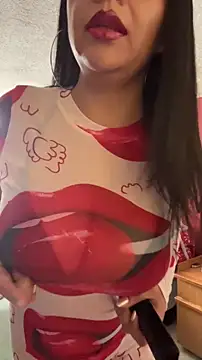 Bamby08 online show from April 2026 07:15:01 PM