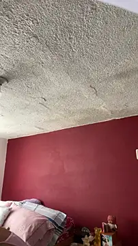 Bamby08 online show from April 2026 05:57:01 PM