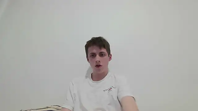 Snapshot of BearMaxxx chatting on May 2026 08:39:01 PM BearMaxxx online show from May 2026 08:39:01 PM