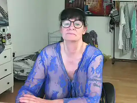 Sylly online show from March 2025 11:25:02 AM