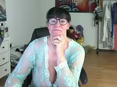 Sylly online show from March 2025 02:41:01 PM