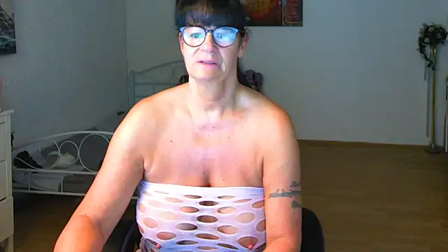 Sylly online show from June 2026 05:43:02 AM