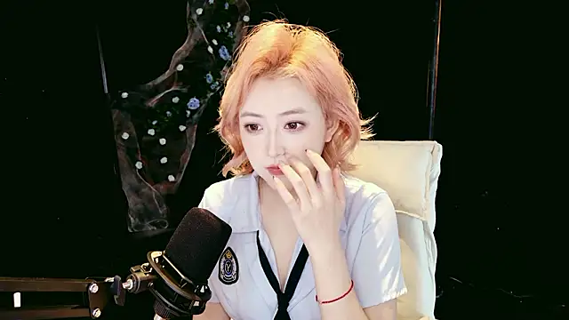 Lady-Mia777 online show from February 2026 02:53:01 AM