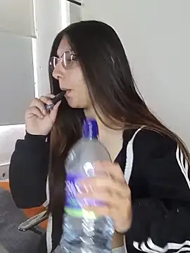 Snapshot of Nikolth_4 chatting on February 2026 06:00:02 PM Nikolth 4 online show from February 2026 06:00:02 PM