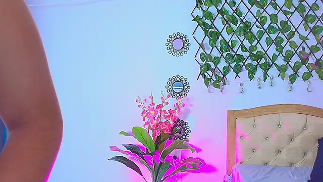 Snapshot of Miabunny___ chatting on March 2026 05:08:02 AM Miabunny online show from March 2026 05:08:02 AM