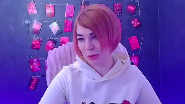 CuttieEmma online show from March 2026 11:32:01 AM