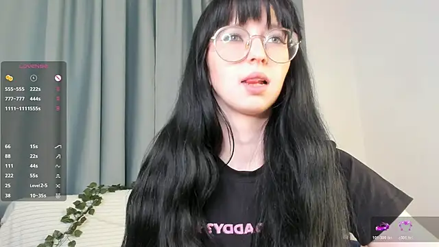 CosmicGleam online show from June 2026 09:32:02 PM