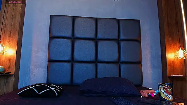 CORAL FOX online show from April 2026 02:06:01 AM