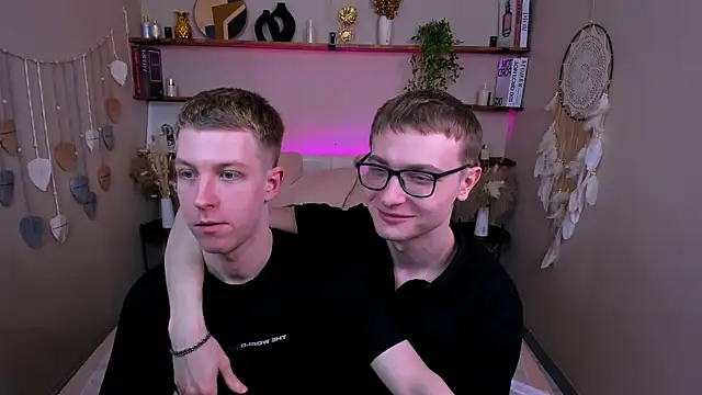 Snapshot of Emmit_Barker chatting on April 2026 03:43:01 PM Emmit Barker online show from April 2026 03:43:01 PM