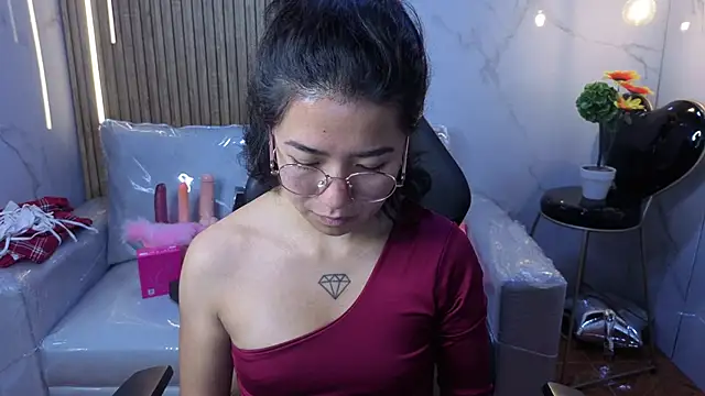 Lynn turner online show from March 2026 12:53:01 PM