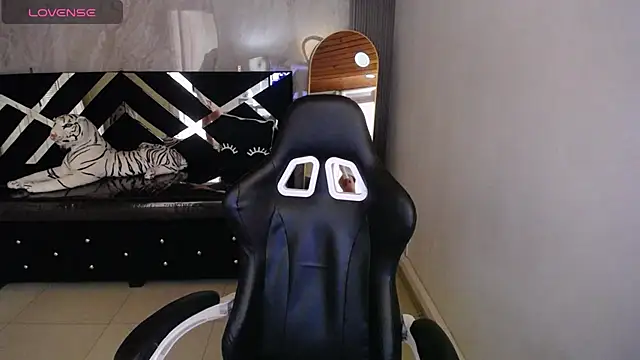 Isabellanoir a online show from February 2026 01:07:01 PM