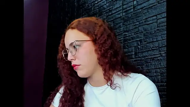 Miss Dior2 online show from April 2026 04:15:01 PM